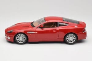 Aston Martin V12 Vanquish Rood Bburago 1:18 34063 Metaal — afbeelding 4 van 8