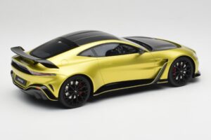 Aston Martin V12 Vantage Final Edition Cosmopolitan Yellow TopSpeed 1:18 TS0453 Metaal — afbeelding 2 van 6