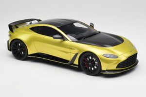 Aston Martin V12 Vantage Final Edition Cosmopolitan Yellow TopSpeed 1:18 TS0453 Metaal — afbeelding 4 van 6