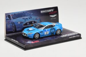 Aston Martin V12 Vantage #7 U. Bez / Porritt / R. Meaden / Mathai 24 Hours Nurburgring 2009 Minichamps 1:43 437091307 Metaal — afbeelding 2 van 4