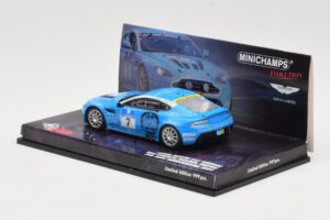 Aston Martin V12 Vantage #7 U. Bez / Porritt / R. Meaden / Mathai 24 Hours Nurburgring 2009 Minichamps 1:43 437091307 Metaal — afbeelding 3 van 4