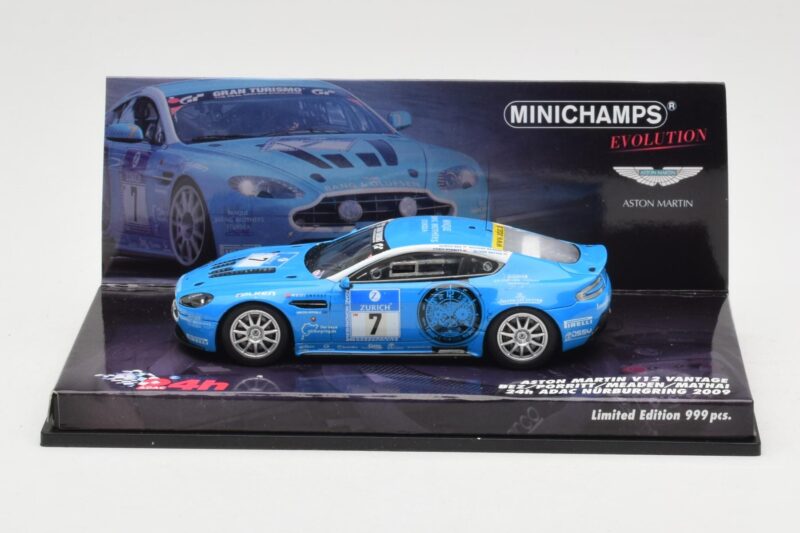 Aston Martin V12 Vantage #7 U. Bez / Porritt / R. Meaden / Mathai 24 Hours Nurburgring 2009 Minichamps 1:43 437091307 Metaal