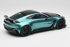 Aston Martin V12 Vantage Racing Green GT Spirit 1:18 GT922 Hars — afbeelding 2 van 6