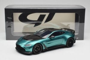 Aston Martin V12 Vantage Racing Green GT Spirit 1:18 GT922 Hars — afbeelding 6 van 6