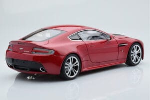 Aston Martin V12 Vantage Rood AUTOart 1:18 70208 Metaal — afbeelding 3 van 8