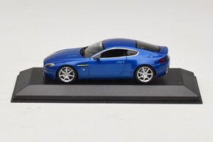 Aston Martin V8 Vantage Blue Metallic Minichamps 1:43 400137422 Metaal