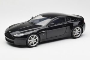Aston Martin V8 Vantage Onyx Zwart AUTOart 1:18 70202 Metaal