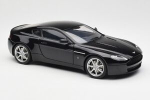 Aston Martin V8 Vantage Onyx Zwart AUTOart 1:18 70202 Metaal — afbeelding 6 van 8
