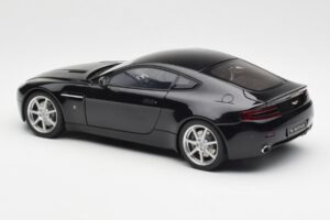 Aston Martin V8 Vantage Onyx Zwart AUTOart 1:18 70202 Metaal — afbeelding 7 van 8