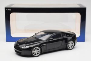 Aston Martin V8 Vantage Onyx Zwart AUTOart 1:18 70202 Metaal — afbeelding 8 van 8