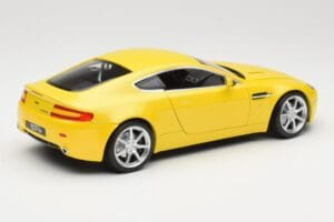 Aston Martin V8 Vantage Geel Hot Wheels 1:18 G7159 Metaal — afbeelding 3 van 8