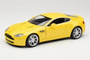 Aston Martin V8 Vantage Geel Hot Wheels 1:18 G7159 Metaal