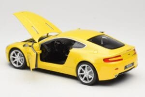 Aston Martin V8 Vantage Geel Hot Wheels 1:18 G7159 Metaal — afbeelding 5 van 8