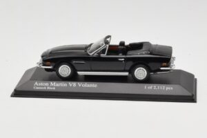 Aston Martin V8 Volante Zwart Minichamps 1:43 400137730 Metaal