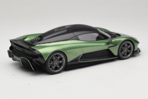 Aston Martin Valhalla Iridescent Emerald Green GT Spirit 1:18 GT558 Hars — afbeelding 2 van 6