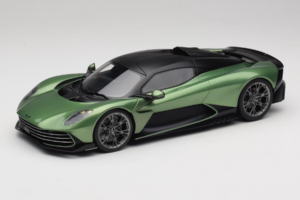 Aston Martin Valhalla Iridescent Emerald Green GT Spirit 1:18 GT558 Hars