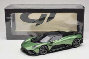 Aston Martin Valhalla Iridescent Emerald Green GT Spirit 1:18 GT558 Hars — afbeelding 6 van 6