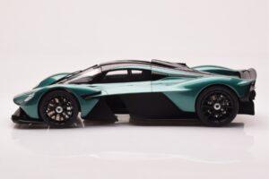 Aston Martin Valkyrie Racing Green GT Spirit 1:18 GT435 Hars — afbeelding 3 van 6