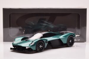Aston Martin Valkyrie Racing Green GT Spirit 1:18 GT435 Hars — afbeelding 6 van 6