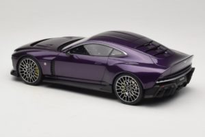 Aston Martin Valour Donkerblauw GT Spirit 1:18 GT944 Hars — afbeelding 5 van 6