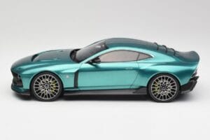 Aston Martin Valour Racing Green GT Spirit 1:18 GT480 Hars — afbeelding 3 van 6
