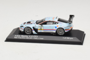 Aston Martin Vantage V12 GT3 #32 J. Stuck ADAC GT Masters 2012 Minichamps 1:43 437121332 Metaal