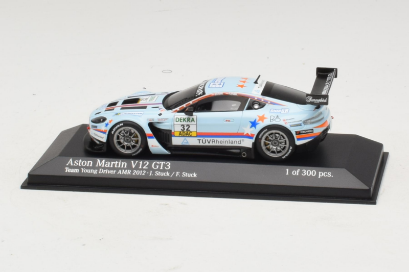Aston Martin Vantage V12 GT3 #32 J. Stuck ADAC GT Masters 2012 Minichamps 1:43 437121332 Metaal