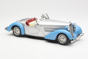 Audi 225 Front Roadster Blauw Zilver CMC 1:18 M-075B Metaal — afbeelding 4 van 6