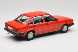Audi 80 B2 GLS Rood MCG 1:18 MCG18526 Metaal — afbeelding 2 van 6