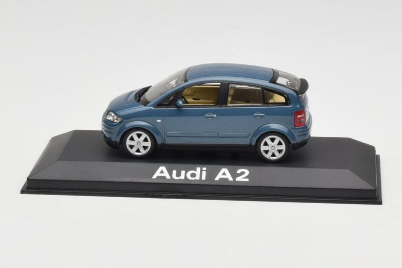 Audi A2 Blue Metallic Minichamps 1:43 20022200748005 Metaal