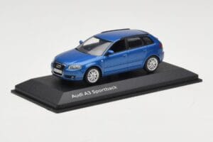 Audi A3 8P Sportback Mauritius Blue Minichamps 1:43 5010403033 Metaal — afbeelding 2 van 4