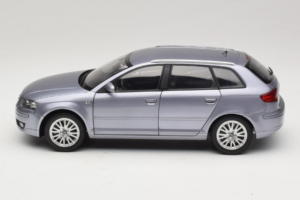 Audi A3 8P Sportback Light Blue Metallic Kyosho 1:18 5010403025 Metaal — afbeelding 4 van 8