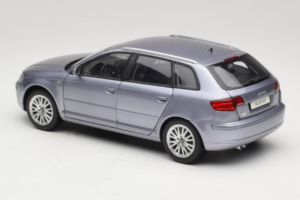 Audi A3 8P Sportback Light Blue Metallic Kyosho 1:18 5010403025 Metaal — afbeelding 7 van 8