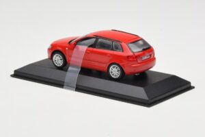 Audi A3 8P Sportback Rood Minichamps 1:43 5010403023 Metaal — afbeelding 3 van 4