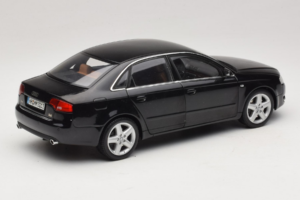Audi A4 B6 3.2 Quattro Zwart Minichamps 1:18 5010404125 Metaal — afbeelding 3 van 8