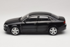 Audi A4 B6 3.2 Quattro Zwart Minichamps 1:18 5010404125 Metaal — afbeelding 4 van 8