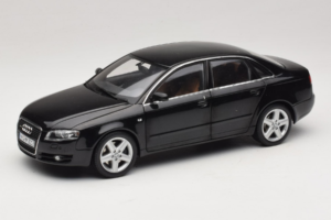 Audi A4 B6 3.2 Quattro Zwart Minichamps 1:18 5010404125 Metaal