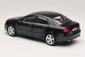 Audi A4 B6 3.2 Quattro Zwart Minichamps 1:18 5010404125 Metaal — afbeelding 7 van 8