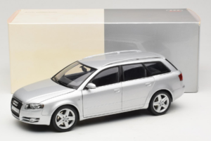 Audi A4 B7 3.2 Quattro Avant Zilver Minichamps 1:18 5010404215 Metaal — afbeelding 8 van 8