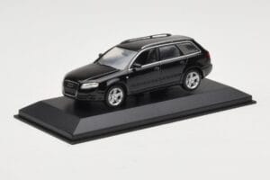 Audi A4 B7 Avant Zwart Minichamps 1:43 AUDI008 Metaal — afbeelding 2 van 3