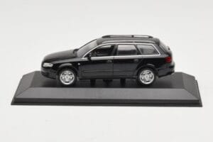 Audi A4 B7 Avant Zwart Minichamps 1:43 AUDI008 Metaal