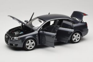 Audi A4 B7 Grijs Metallic Minichamps 1:18 100014400 Metaal — afbeelding 2 van 8