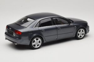 Audi A4 B7 Grijs Metallic Minichamps 1:18 100014400 Metaal — afbeelding 3 van 8
