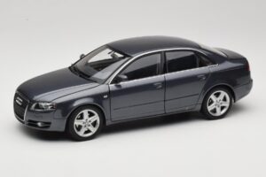Audi A4 B7 Grijs Metallic Minichamps 1:18 100014400 Metaal