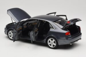 Audi A4 B7 Grijs Metallic Minichamps 1:18 100014400 Metaal — afbeelding 5 van 8