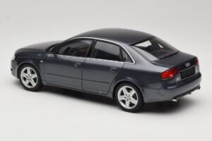 Audi A4 B7 Grijs Metallic Minichamps 1:18 100014400 Metaal — afbeelding 7 van 8