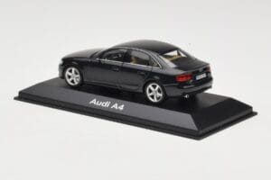 Audi A4 B8 3.2 Quattro Phantom Black Minichamps 1:43 5010704133 Metaal — afbeelding 3 van 4