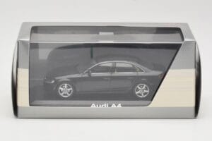 Audi A4 B8 3.2 Quattro Phantom Black Minichamps 1:43 5010704133 Metaal — afbeelding 4 van 4