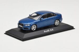 Audi A4 B8 3.2 Quattro Aruba Blue Minichamps 1:43 5010704123 Metaal — afbeelding 2 van 4