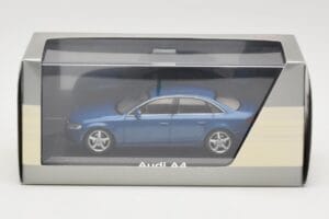 Audi A4 B8 3.2 Quattro Aruba Blue Minichamps 1:43 5010704123 Metaal — afbeelding 4 van 4